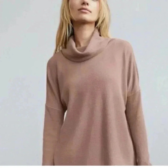 Babaton Thermal Cowlneck  Dusty rose pink/Taupe Size Small - Picture 2 of 10